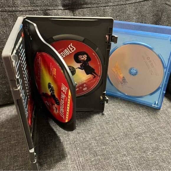 The Incredibles & Kung Fu Panda Movie Bundle - Picture 3 of 3